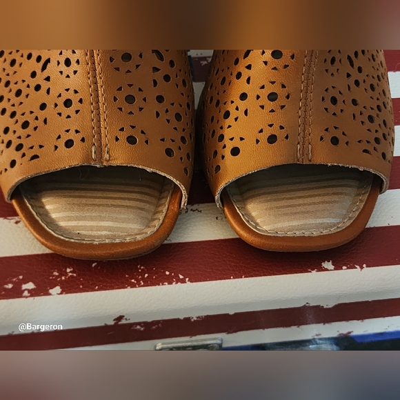 Leather Dakota heels - Picture 14 of 14